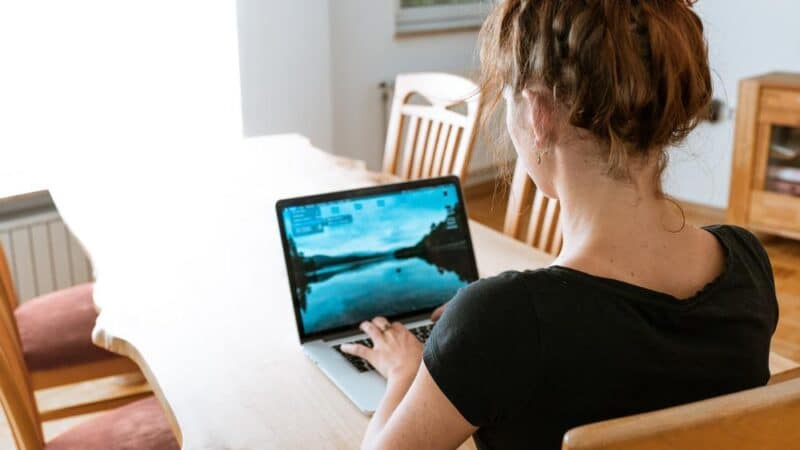 Jakie krzesło biurowe jest najlepsze do pracy zdalnej?