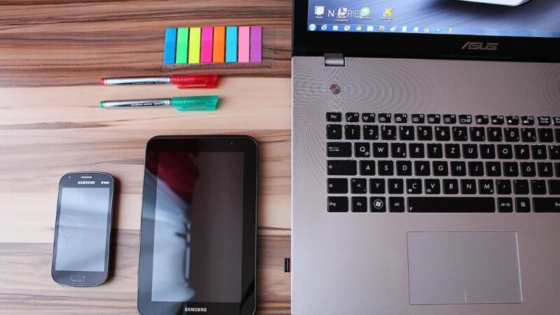 Jak urządzić biuro w stylu minimalistycznym? Praktyczny przewodnik