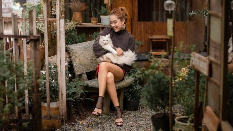 Jak wyglądać na wyższą? Modowe porady dla osób niskiego wzrostu