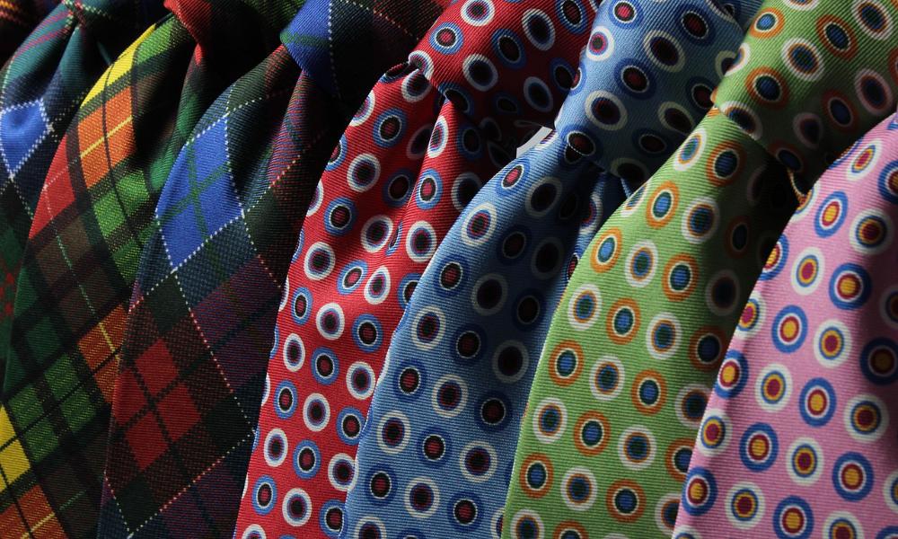 Modowy wehikuł czasu: jak historia napędza współczesne trendy i style