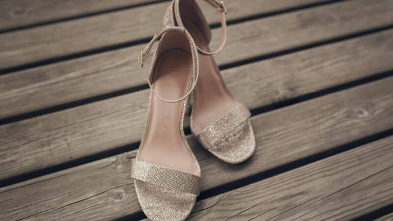 Średniowieczna szafa: jak ubrania definiowały status, grzech i pobożność